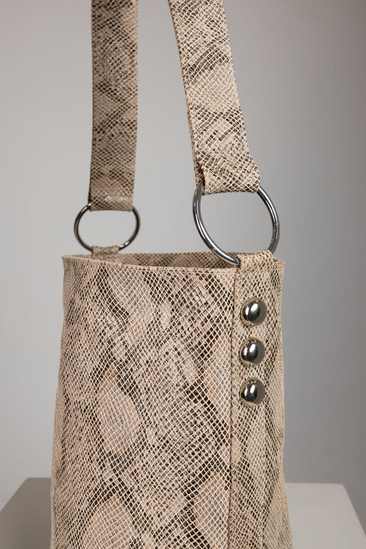 SANDRA BUCKETBAG (python effect genuine leather)