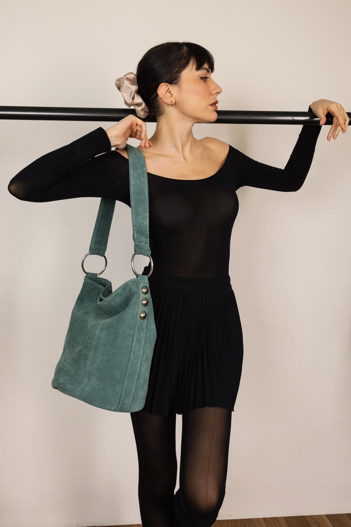 SANDRA BUCKETBAG (mint suede genuine leather)