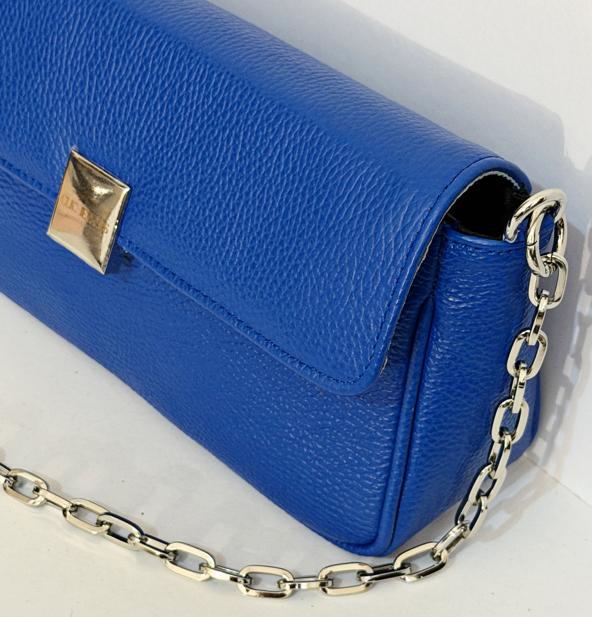 NEIRA MEDIUM (electric blue dolaro genuine leather)