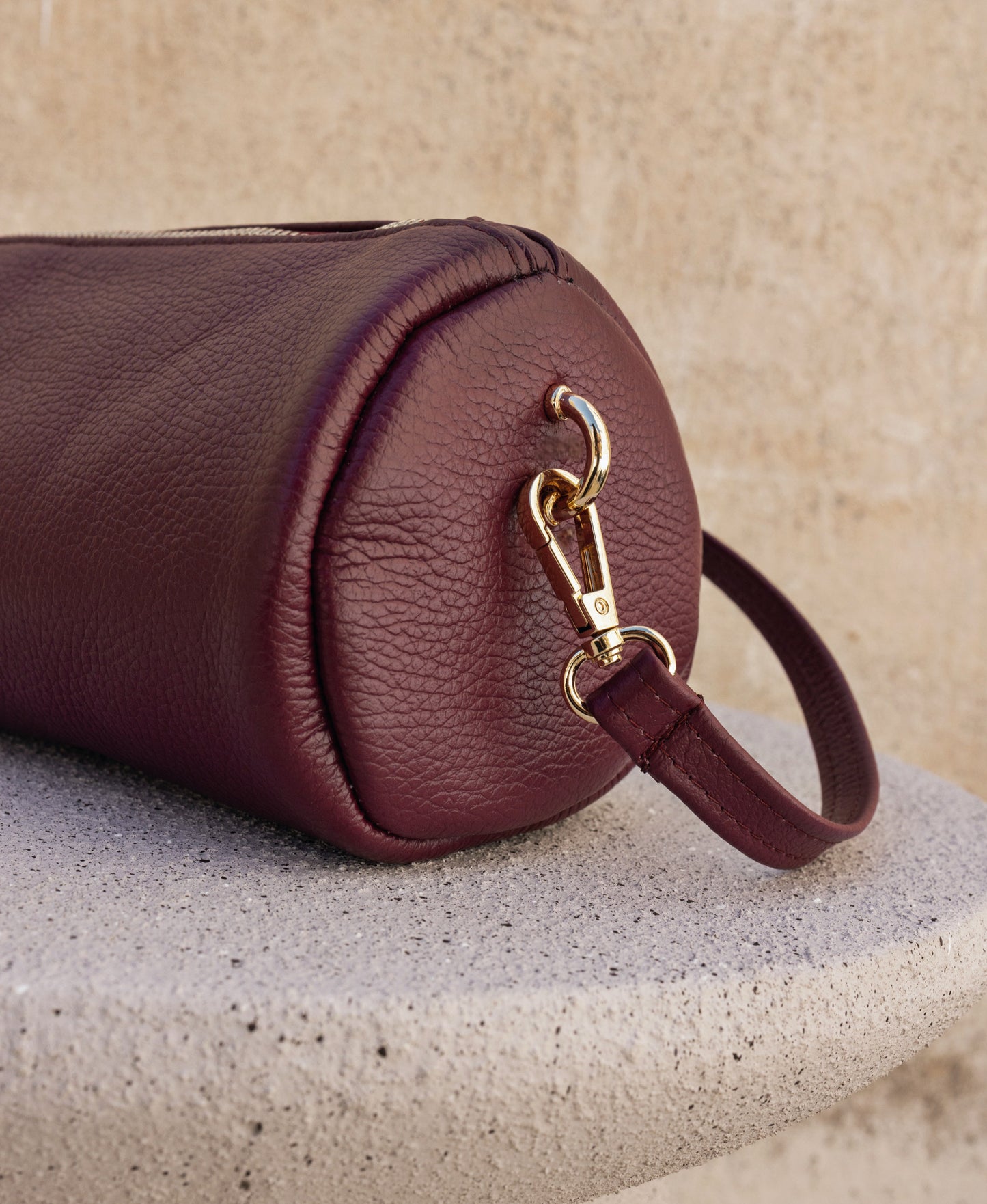 Barrel Bag (bordeaux dolaro genuine leather)