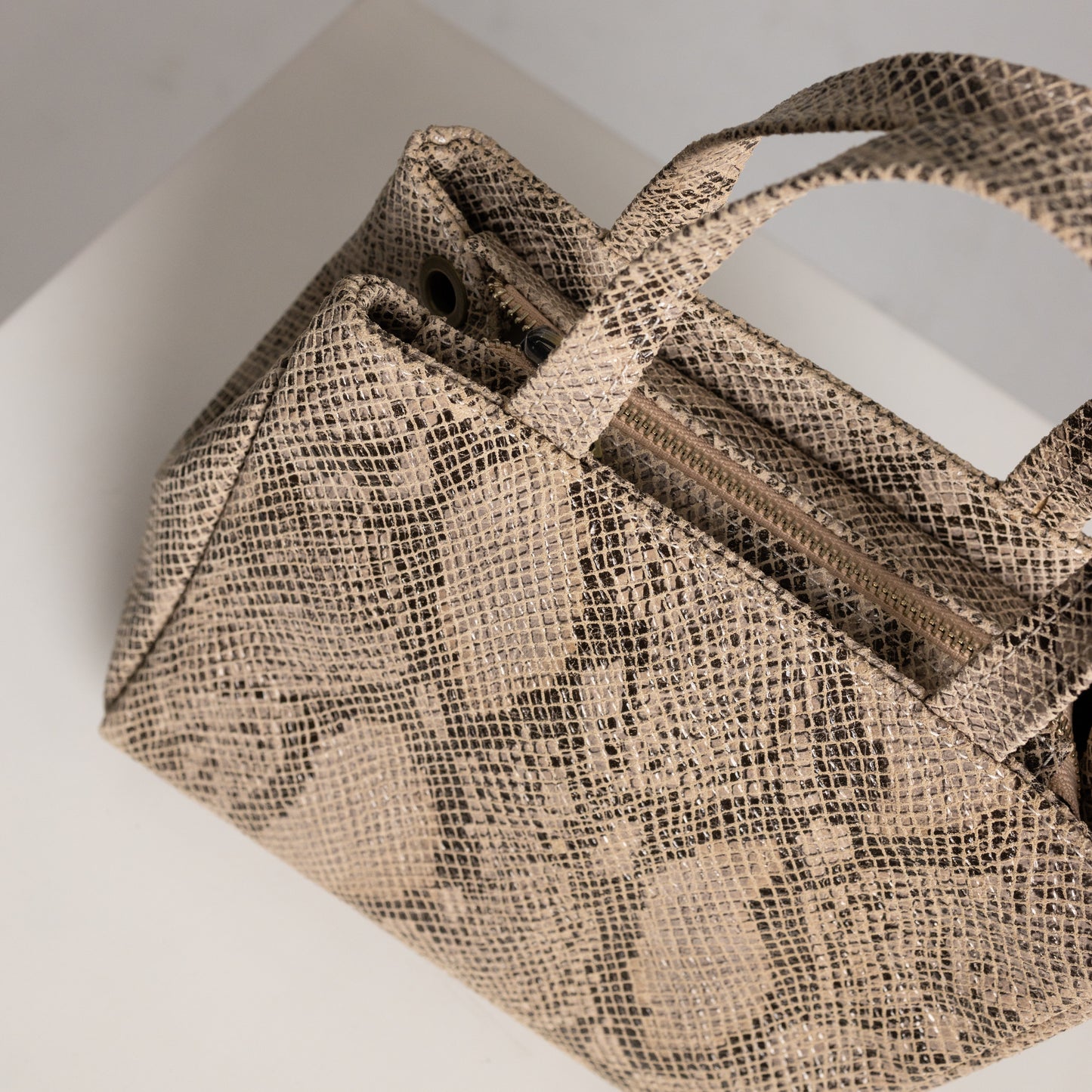 GRACE MINITOTE (beige python genuine leather)