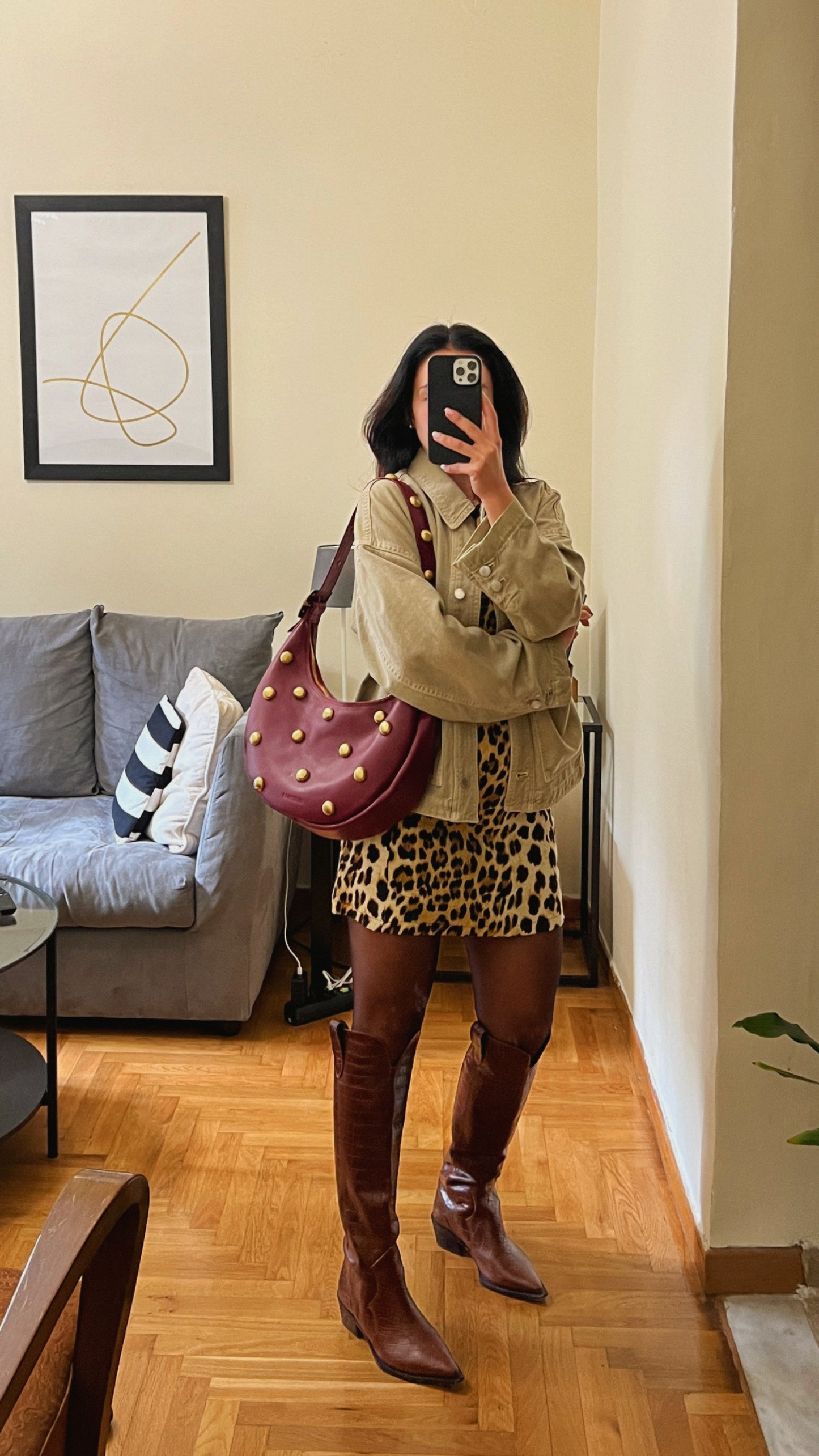 STUDS BIG HALFMOON (bordeaux dolaro genuine leather)