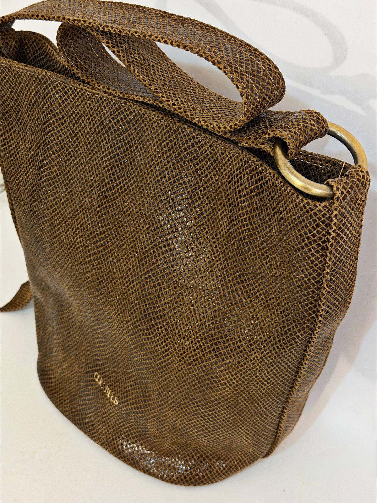 SANDRA BUCKETBAG (camel suede snake film)