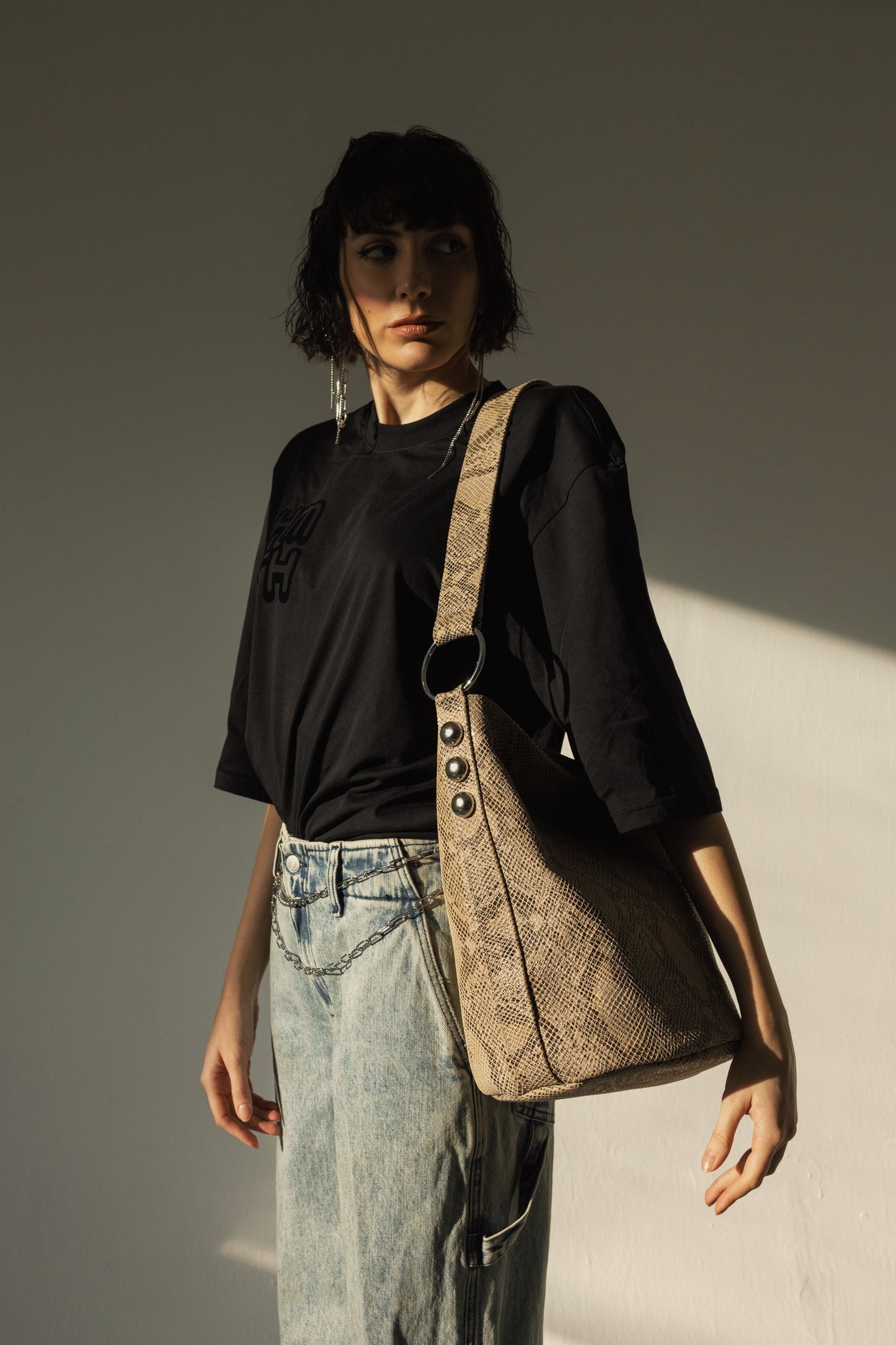 SANDRA BUCKETBAG (python effect genuine leather)