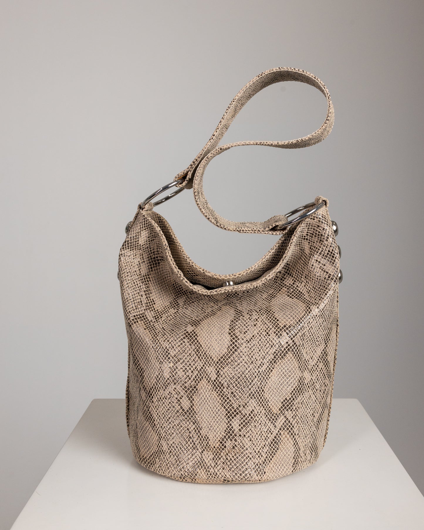 SANDRA BUCKETBAG (python effect genuine leather)