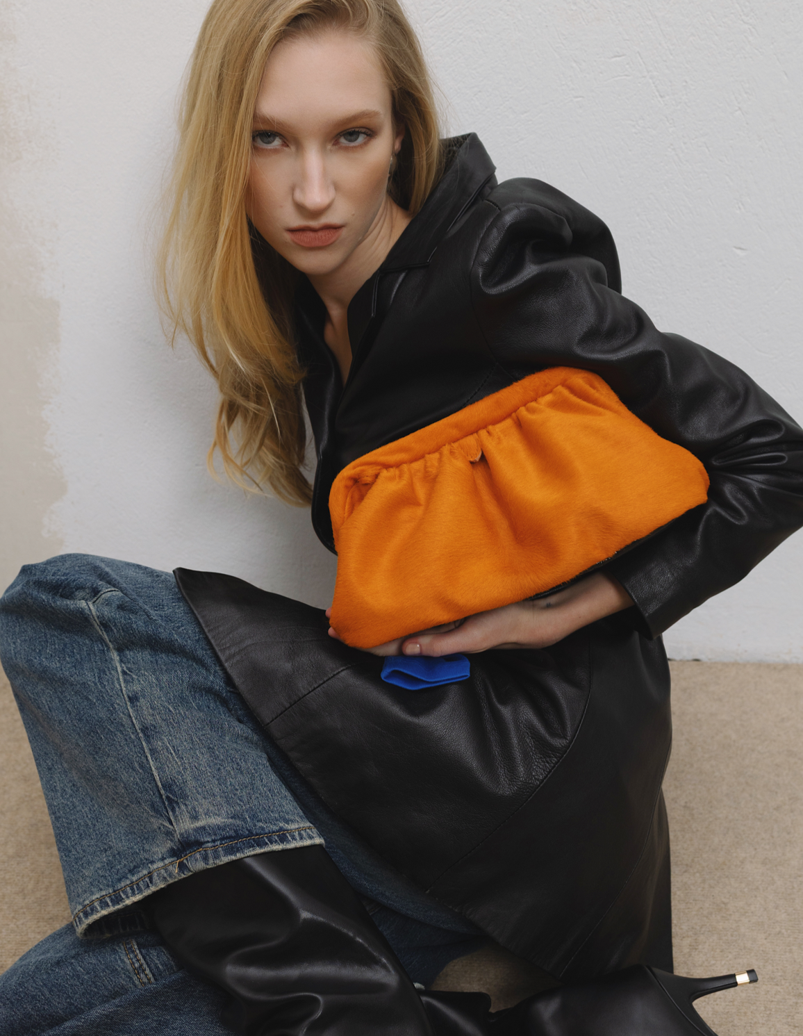 PUFF CLUTCH (Orange ponyskin/patent leather black)
