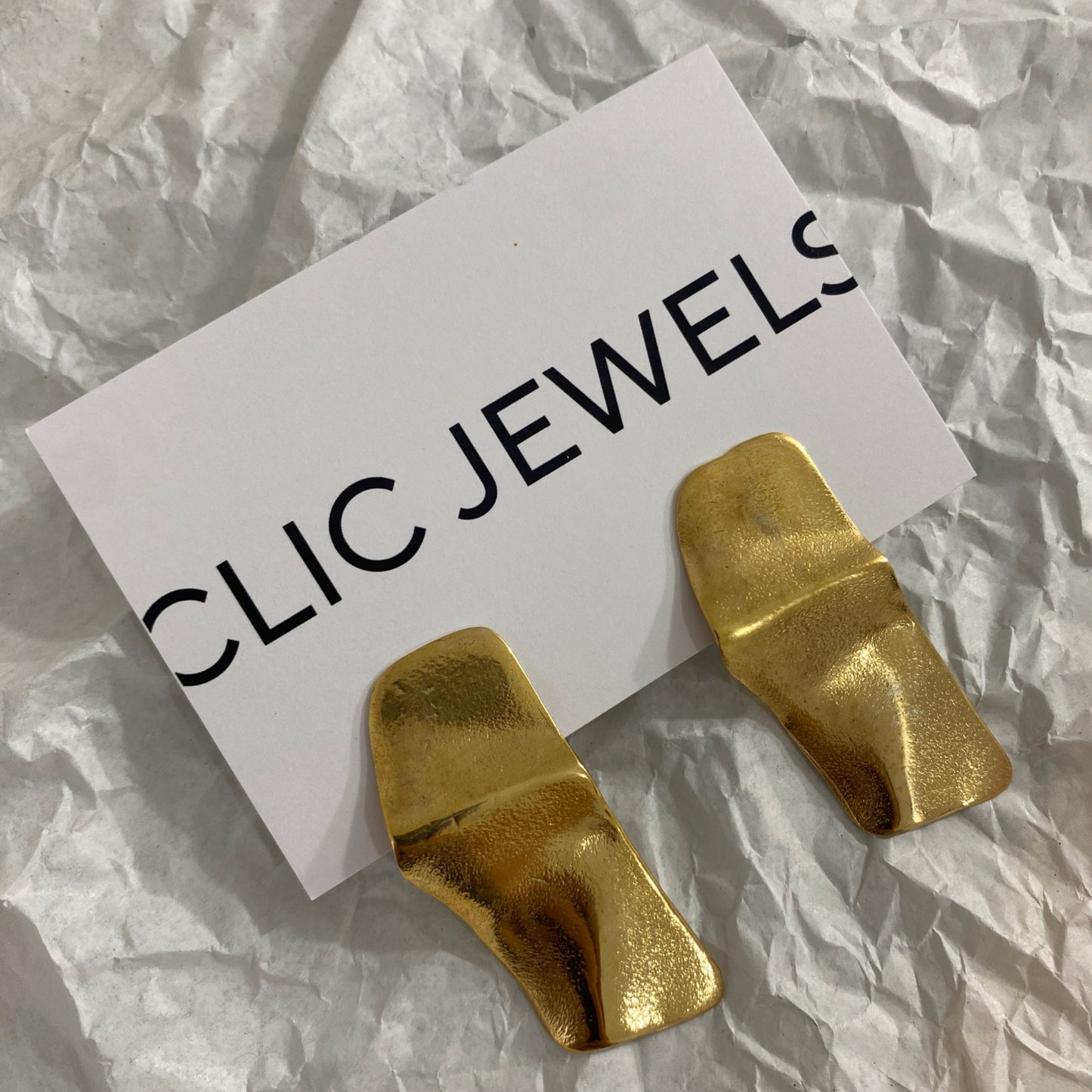 QUARTER LONG EARRINGS