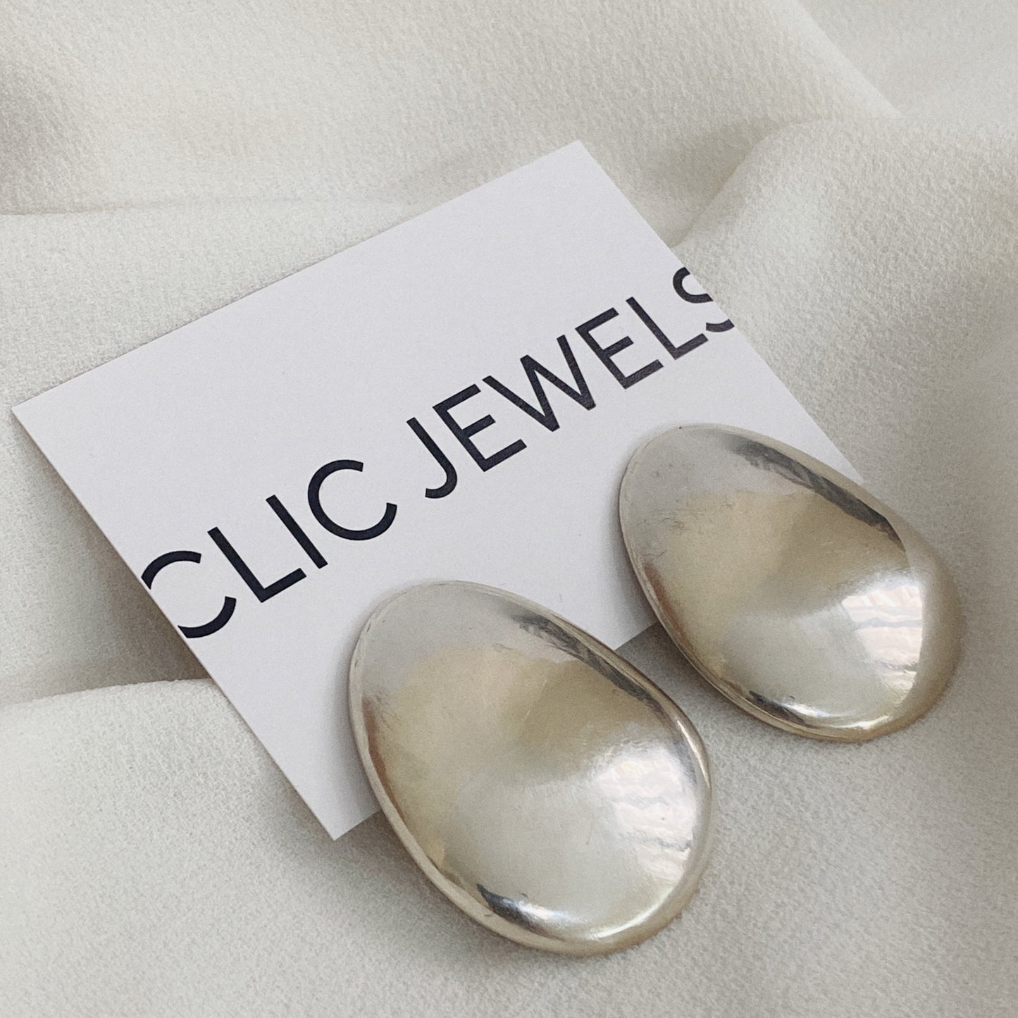 ROUND SILVER EARRINGS