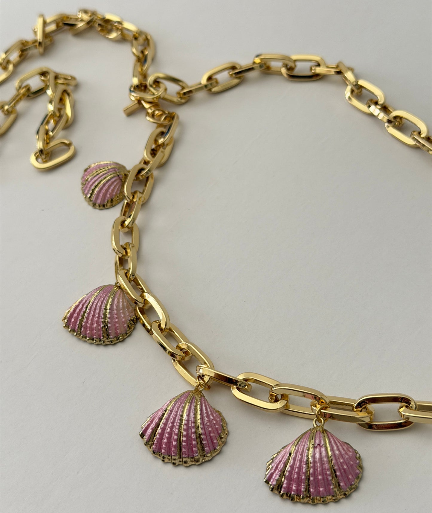 PINK SHELLS BELT/BAG CHARM