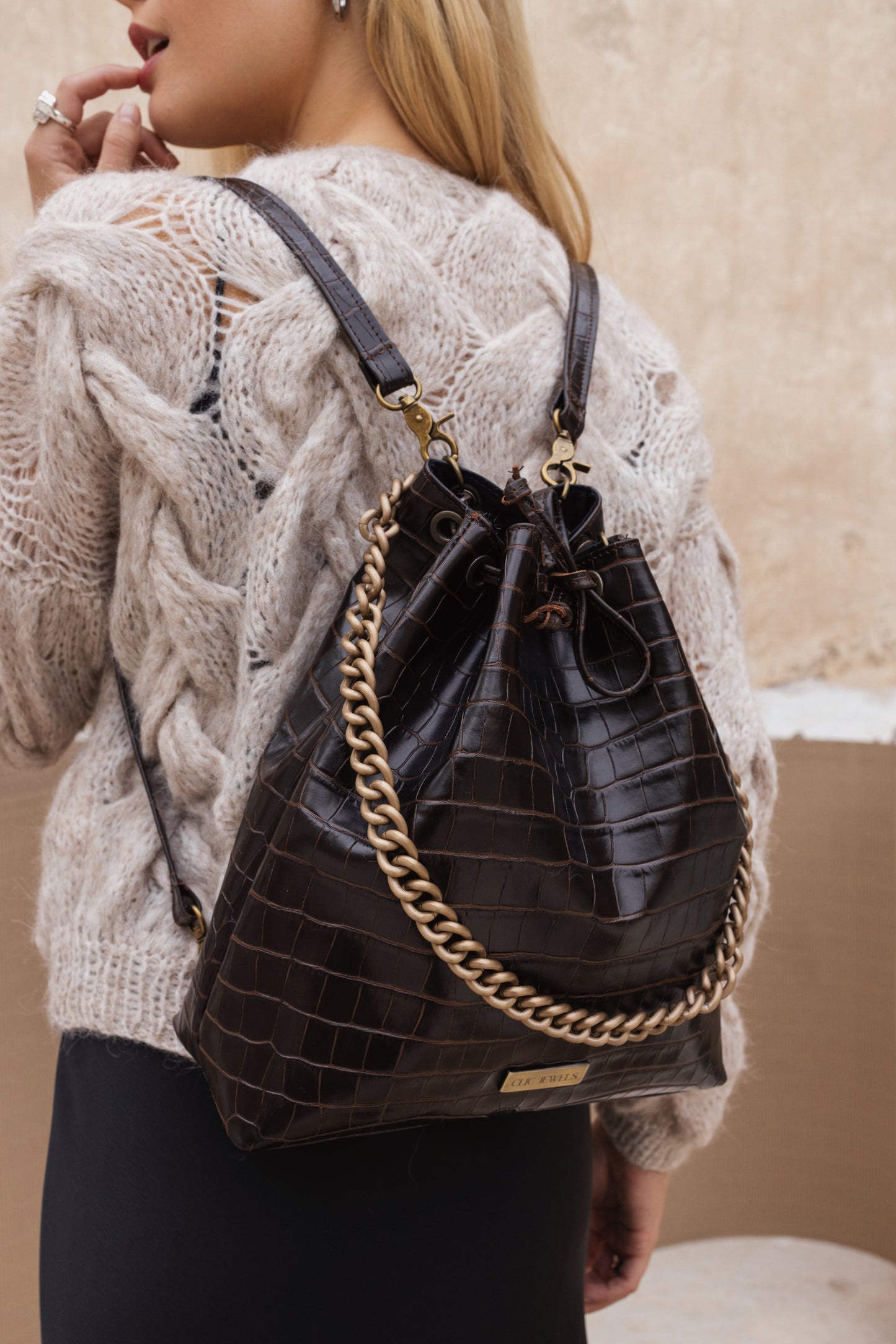 ZOE BACKPACK/BUCKETBAG (dark brown croco genuine leather)
