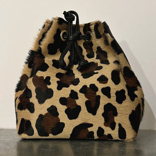 ZOE MINIBUCKETBAG (animal print ponyskin/black dolaro genuine leather)