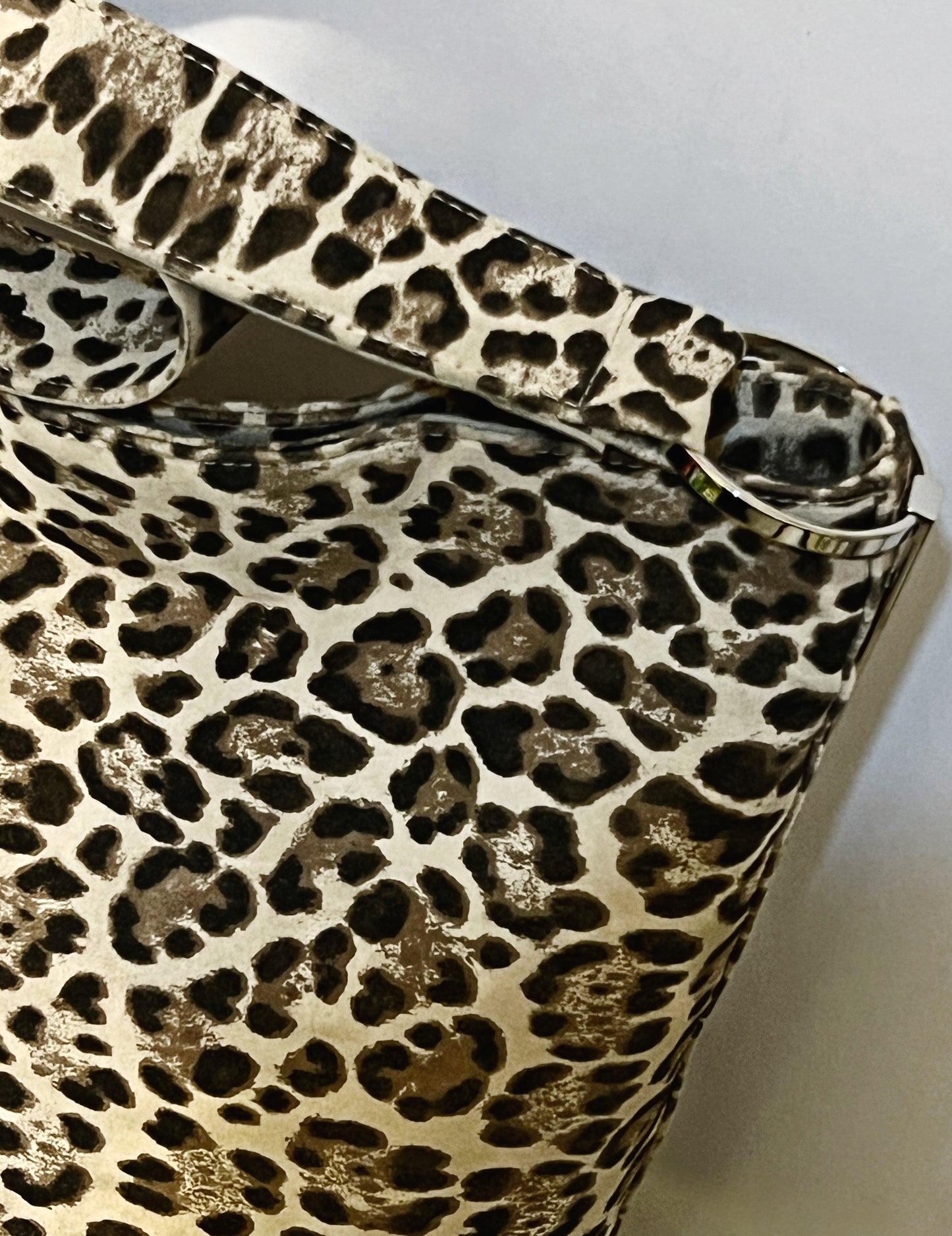 SANDRA BUCKETBAG (animal print suede genuine leather)