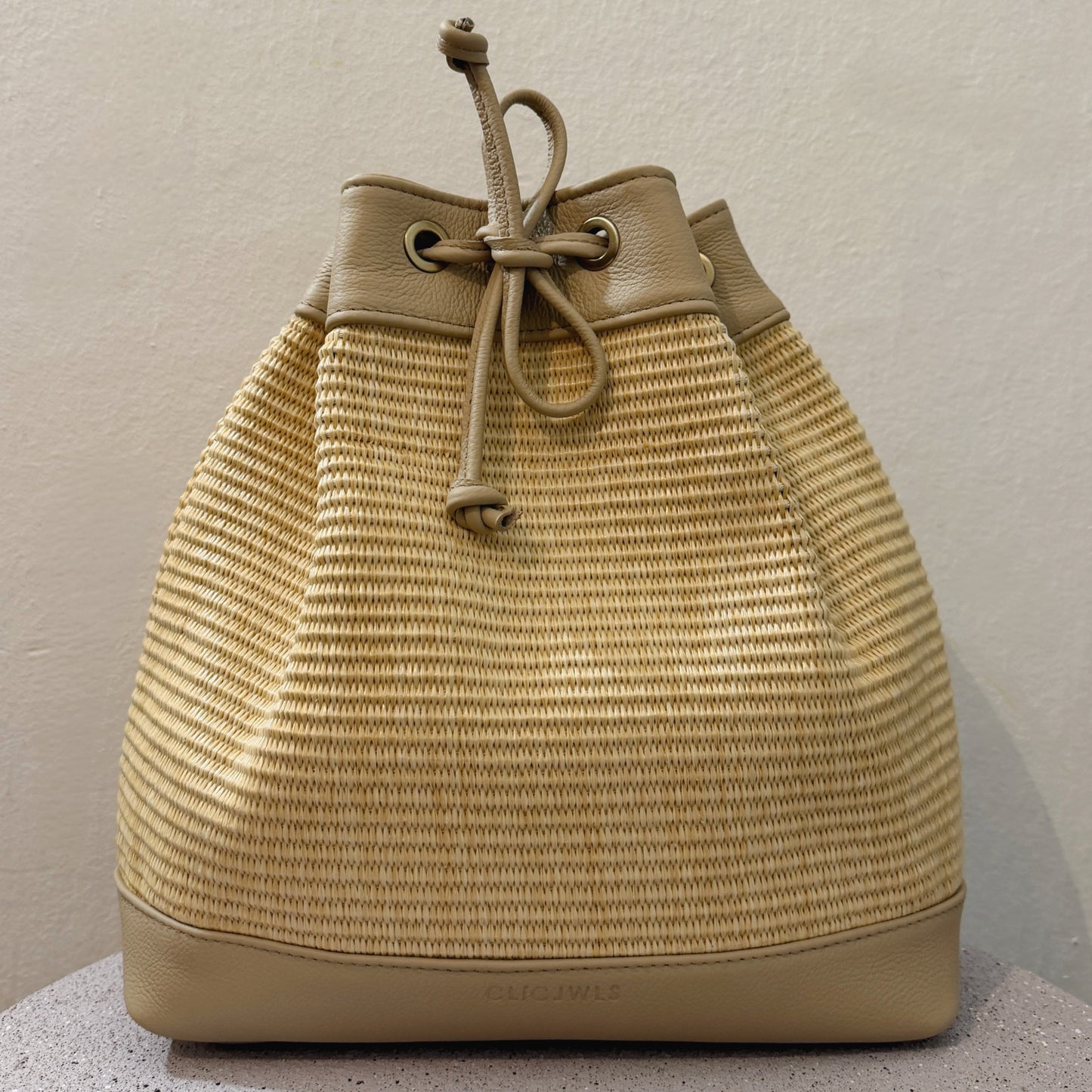 ZOE BACKPACK/BUCKETBAG (beige dolaro genuine leather/