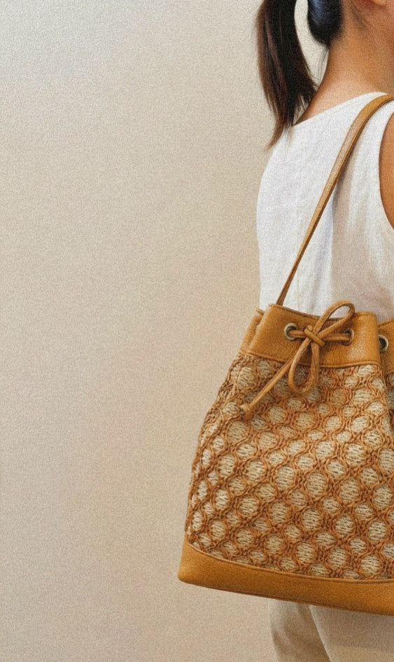 ZOE BACKPACK/BUCKETBAG (camel dolaro genuine leather/raffia in natural colors)