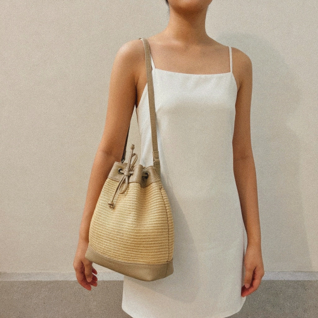 ZOE BACKPACK/BUCKETBAG (beige dolaro genuine leather/