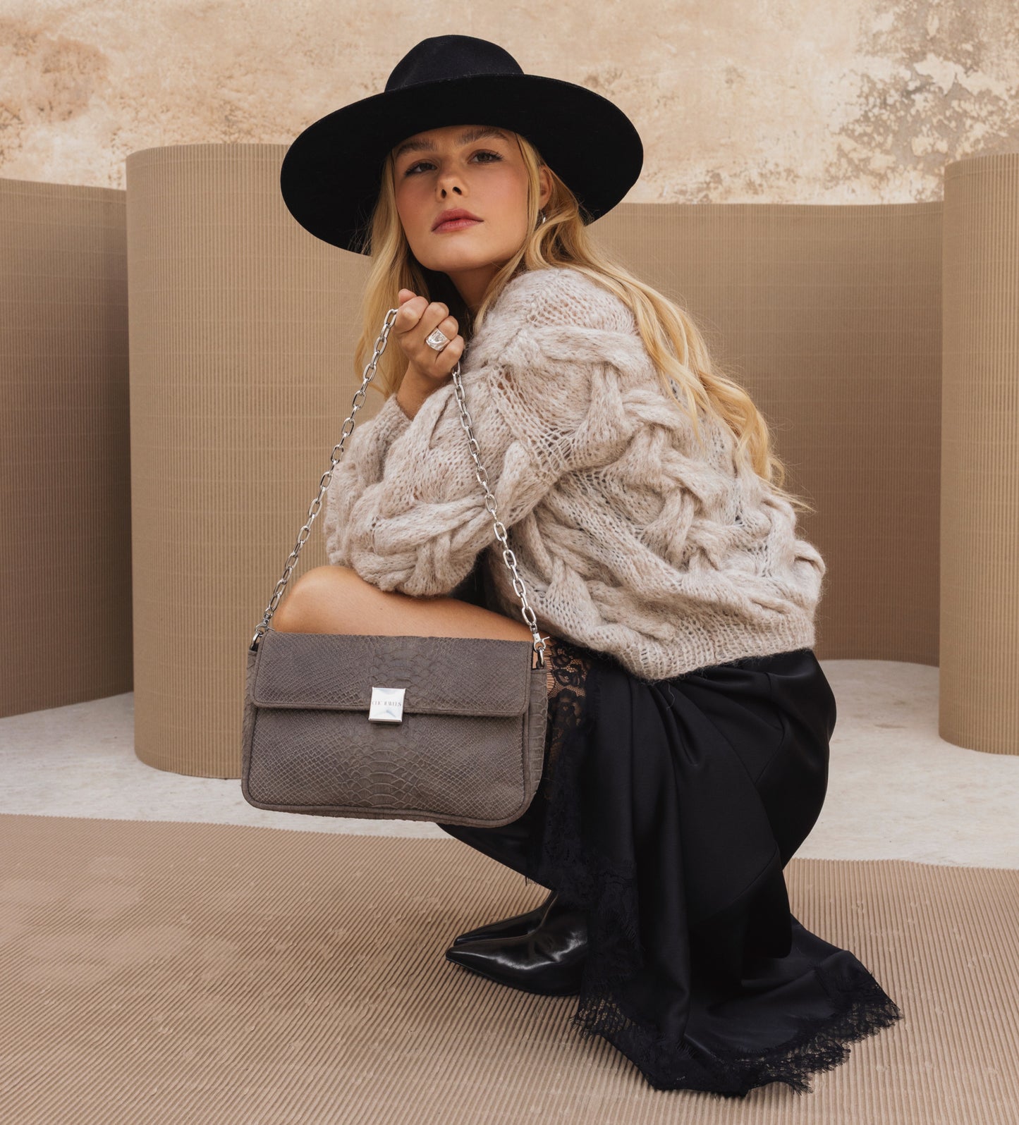 NEIRA MEDIUM (elephant grey python print genuine leather)