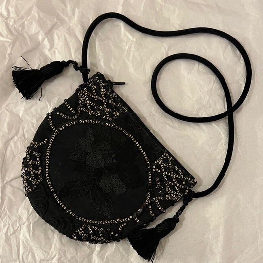 Small pouch(black fabric with beads)