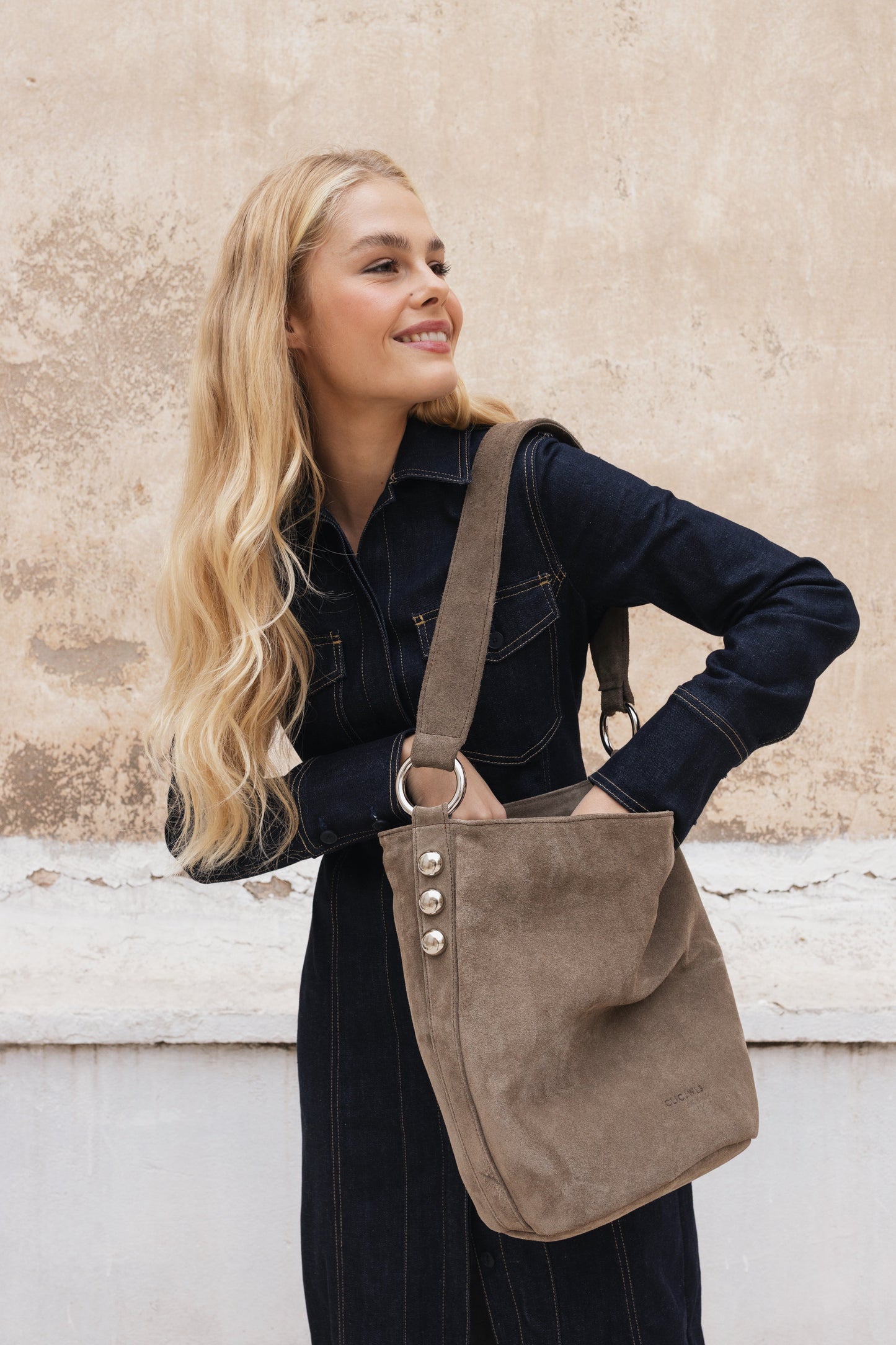 SANDRA BUCKETBAG (elephant grey suede genuine leather)