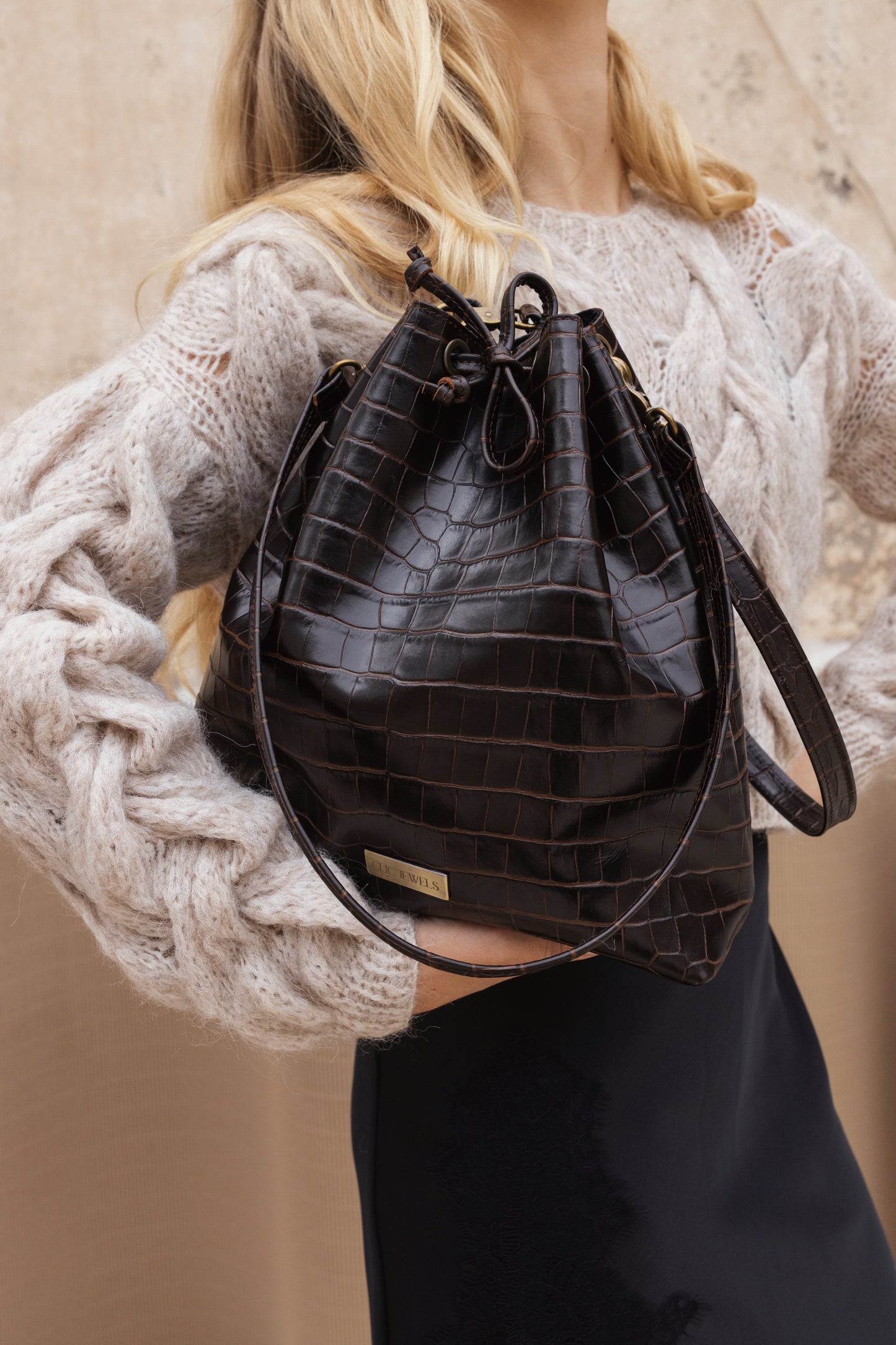 ZOE BACKPACK/BUCKETBAG (dark brown croco genuine leather)