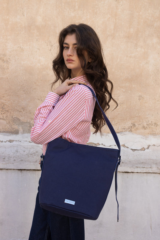 SANDRA BUCKETBAG (blue canvas-navy blue genuine leather)