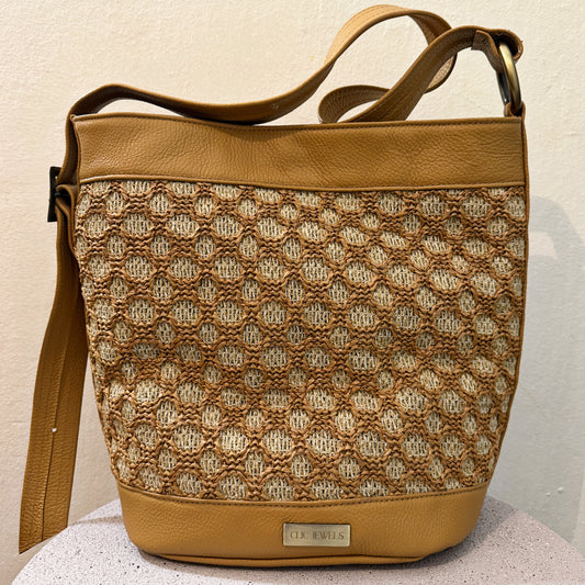 SANDRA BUCKETBAG (camel dolaro genuine leather/raffia in natural colors)