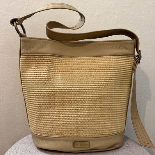 SANDRA BUCKETBAG (beige dolaro genuine leather/natural color raffia)