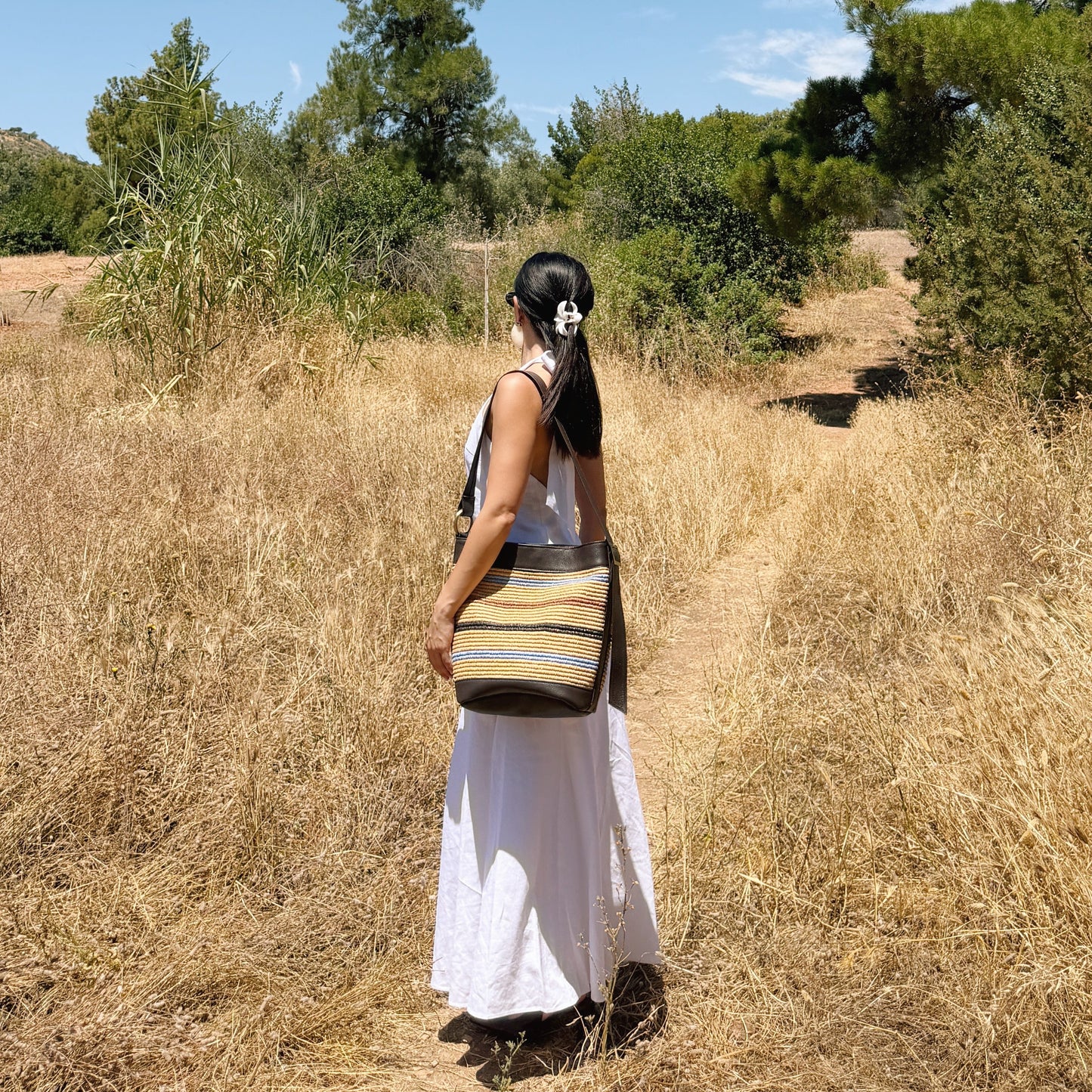 SANDRA BUCKETBAG (dark brown genuine leather/3 colors raffia)