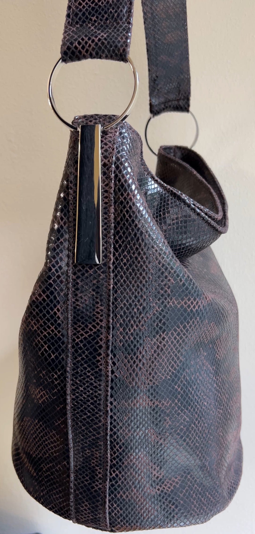 SANDRA BUCKETBAG (brown snakeskin effect genuine leather)